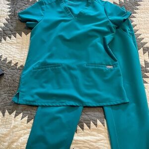 Figs Vibrant Blue Scrub Top